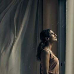 Sarayu Blue en el 1x04 de 'The Expatriates'