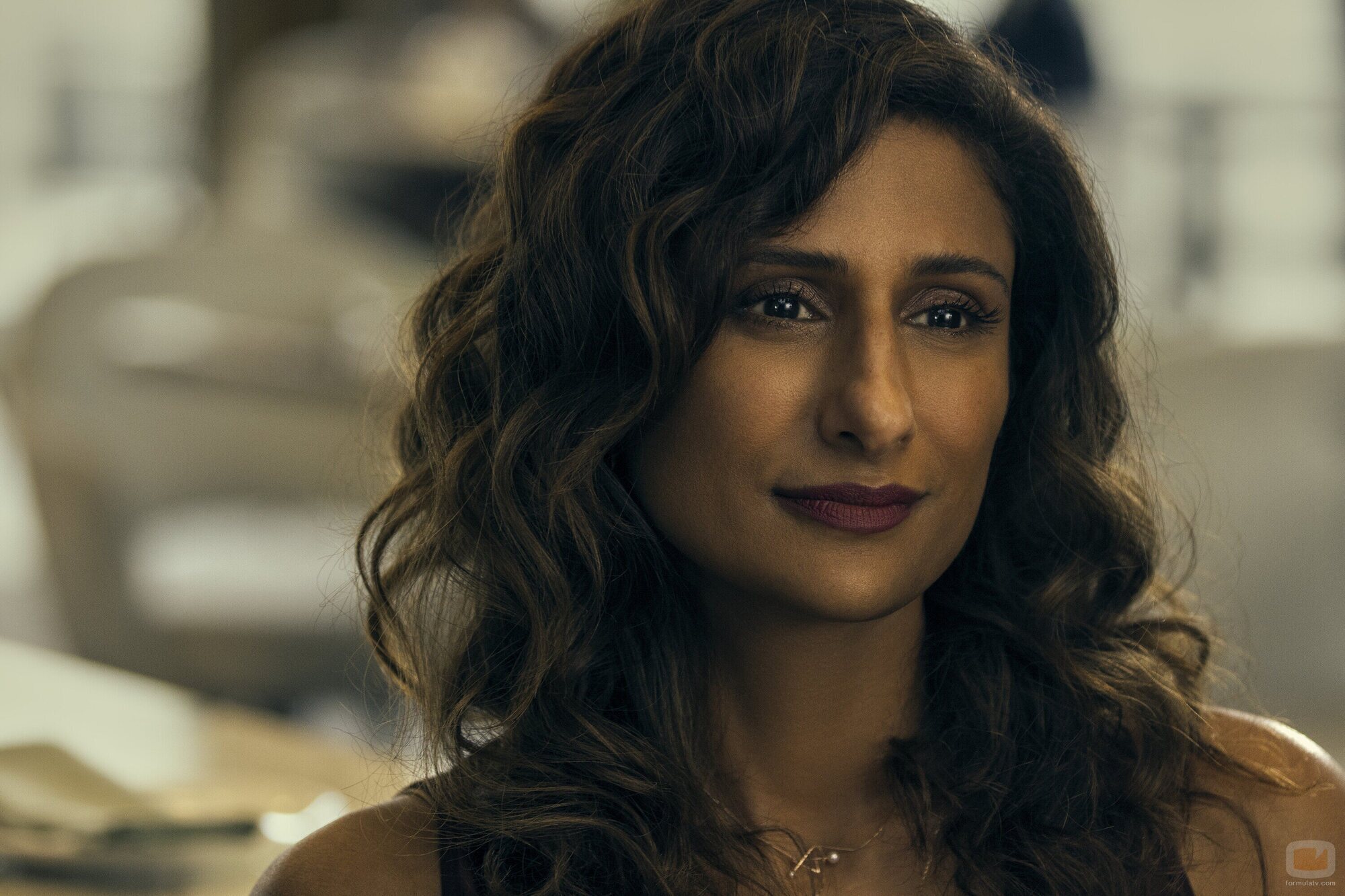 Sarayu Blue en el 1x03 de 'The Expatriates'