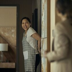 Amelyn Pardenilla en la temporada 1 y el capítulo 03 de 'Expatriadas'