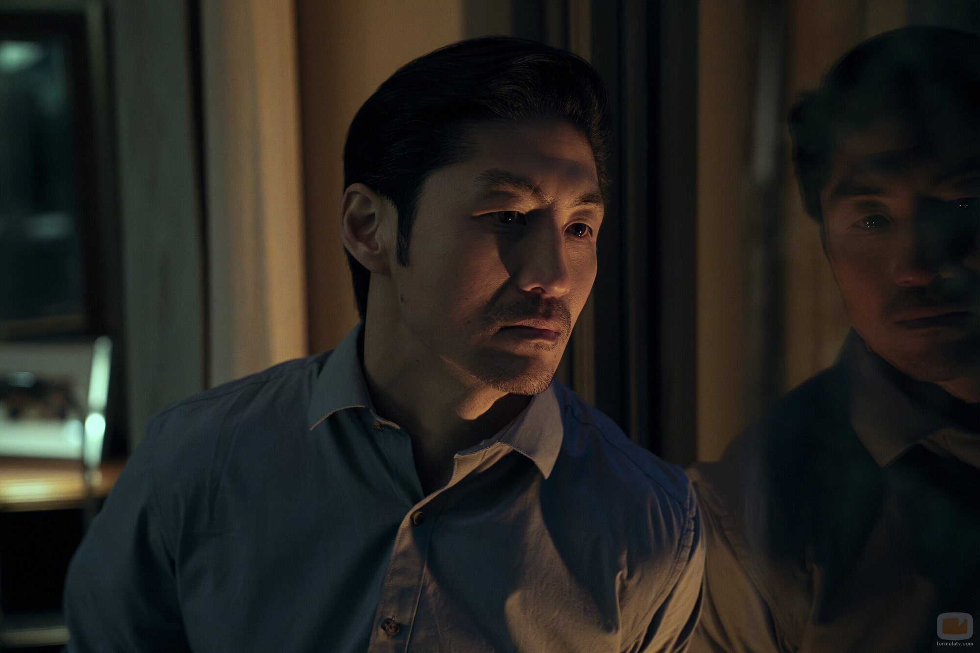 Brian Tee en 1x03 titulado 'Mid-Levels' de 'Expatriadas'