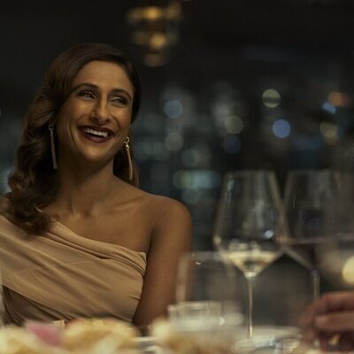 Sarayu Blue en 1x03 titulado 'Mid-Levels' de 'Expatriadas'