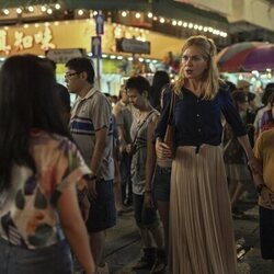 Nicole Kidman y Bodhi del Rosario en 'Mongkok' de 'Expats'