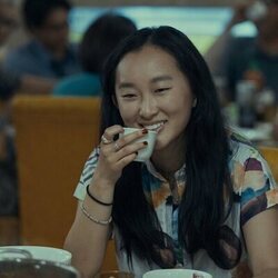 Ji-young Yoo en el 1x02 de 'Expats'