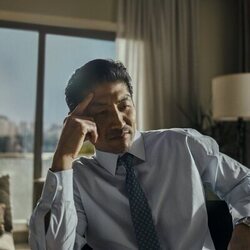 Brian Tee en la temporada 1 y el capítulo 02 de 'Expatriadas'