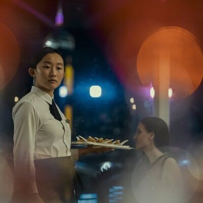 Ji-young Yoo en la temporada 1 y el capítulo 01 de 'Expatriadas'