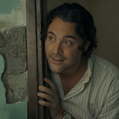 Jack Huston en 1x01 'The Peak' de 'Expatriadas'