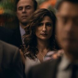 Sarayu Blue en 'The Peak' de 'Expats'