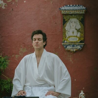 Jorge Suquet en 1x01 'Domingo de Ramos' de 'Cuando nadie nos ve'