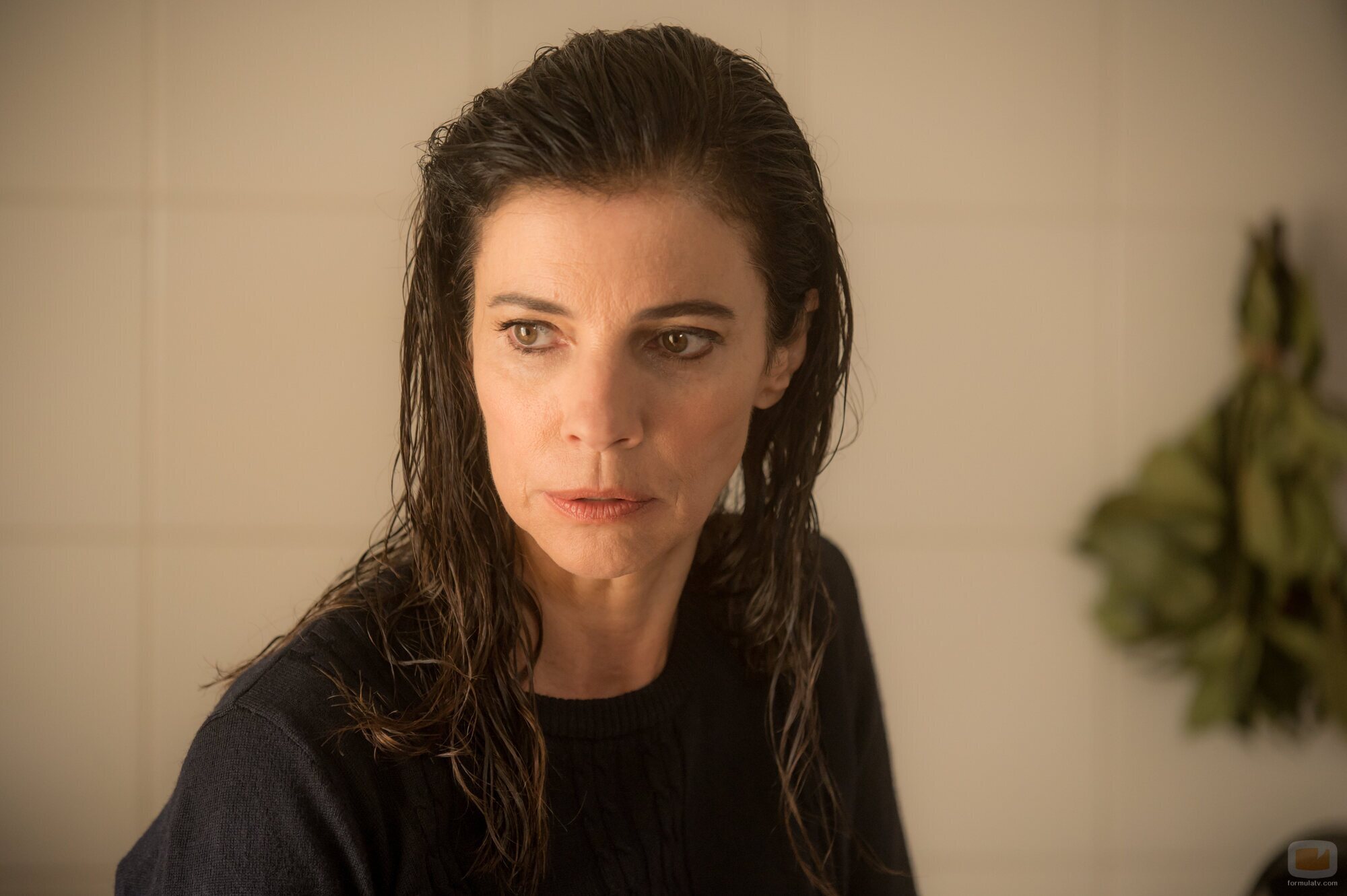 Maribel Verdú en 1x04 titulado 'Miércoles Santo' de 'Cuando nadie nos ve'