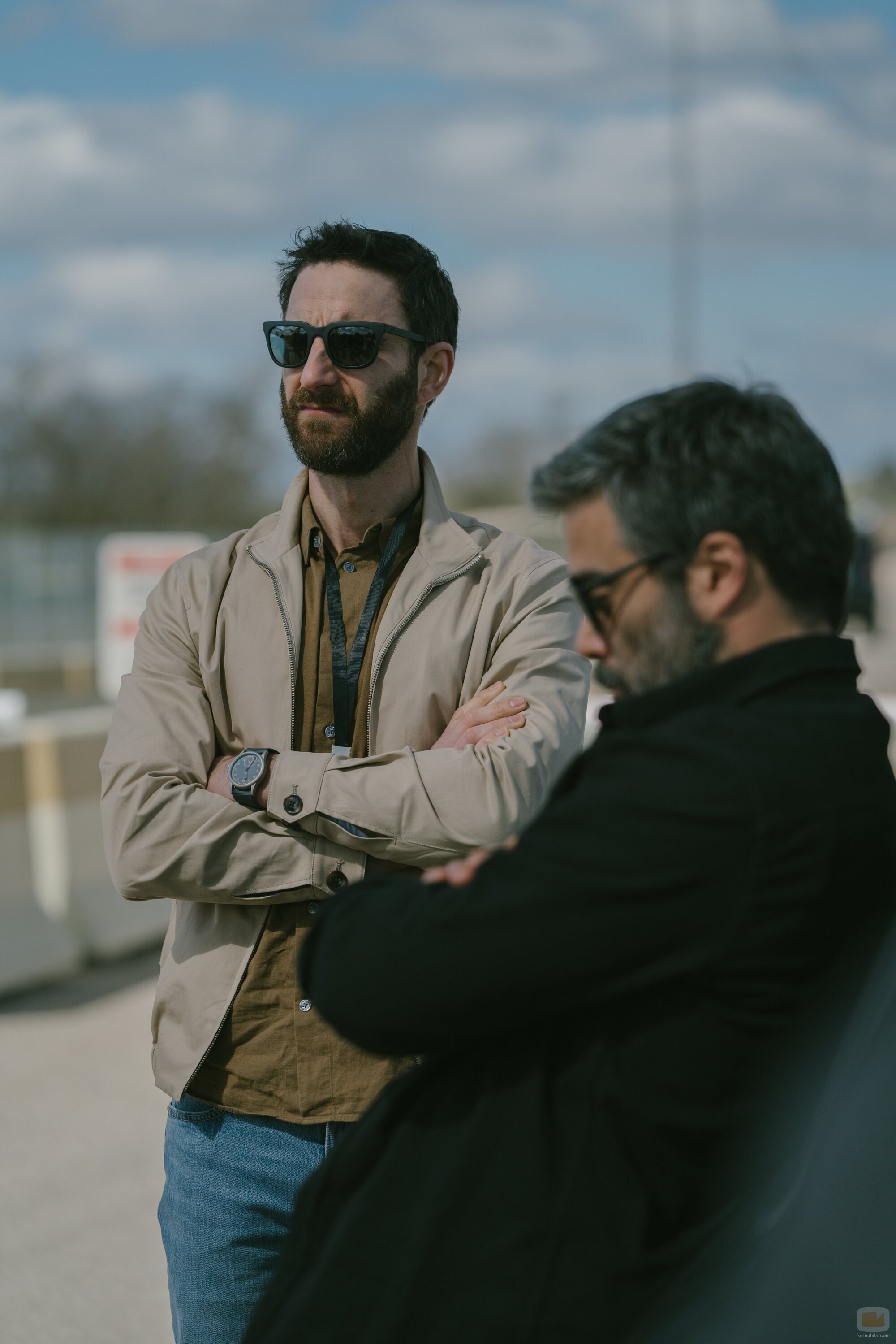 Dani Rovira en 1x04 titulado 'Miércoles Santo' de 'Cuando nadie nos ve'