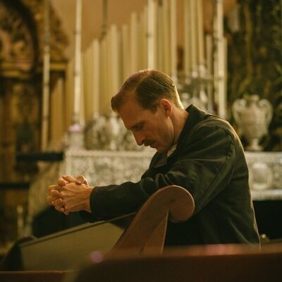 Escena de Austin Amelio en 'El Sargento Andrew Taylor' de 'Cuando nadie nos ve'