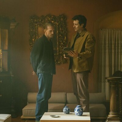Jorge Suquet y Austin Amelio en 1x05 'El Sargento Andrew Taylor' de 'Cuando nadie nos ve'