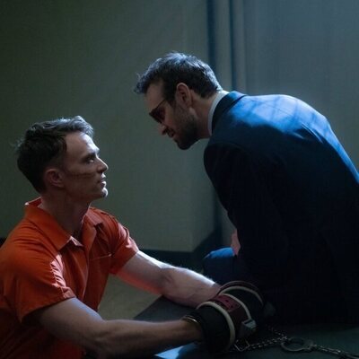 Charlie Cox y Wilson Bethel en 'La isla de la alegría' de 'Daredevil: Born Again'