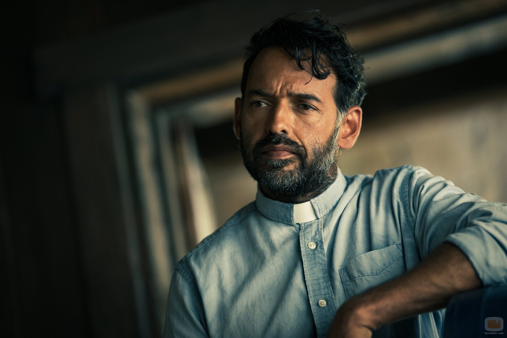 Shaun Majumder en el 1x03 de 'From'