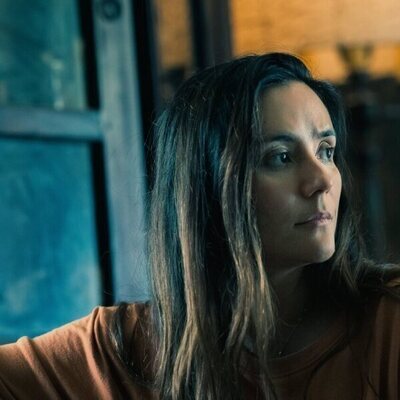 Catalina Sandino Moreno en 1x03 titulado 'El día de la elección' de 'From'