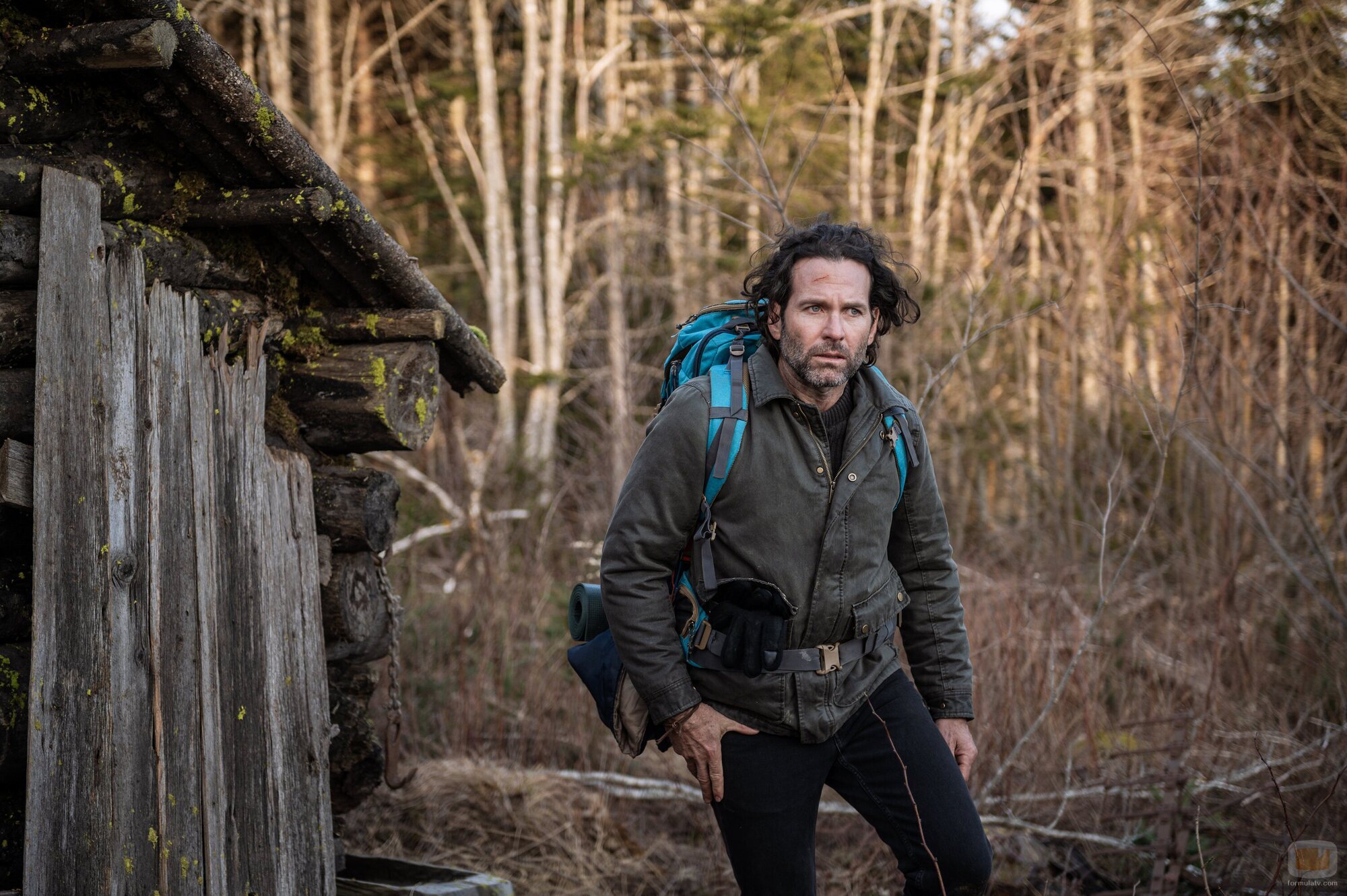 Eion Bailey en 3x01 'Destrozar' de 'From'