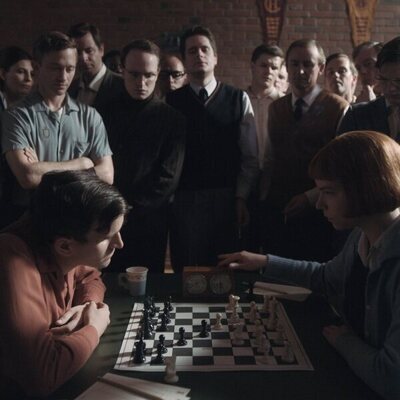 Anya Taylor-Joy y Harry Melling en el 1x02 de 'The Queen's Gambit'