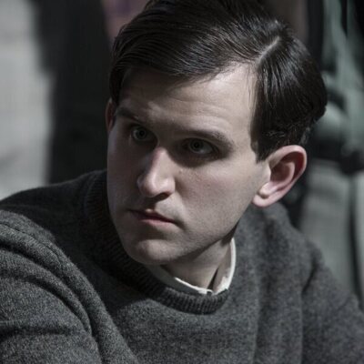 Harry Melling en 1x02 titulado 'Intercambios' de 'Gambito de dama'