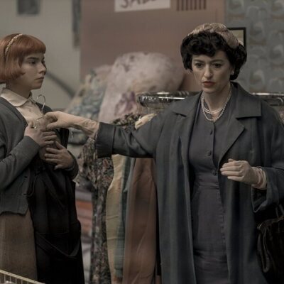 Anya Taylor-Joy y Marielle Heller en Capítulo 2 titulado 'Intercambios' de 'Gambito de dama'