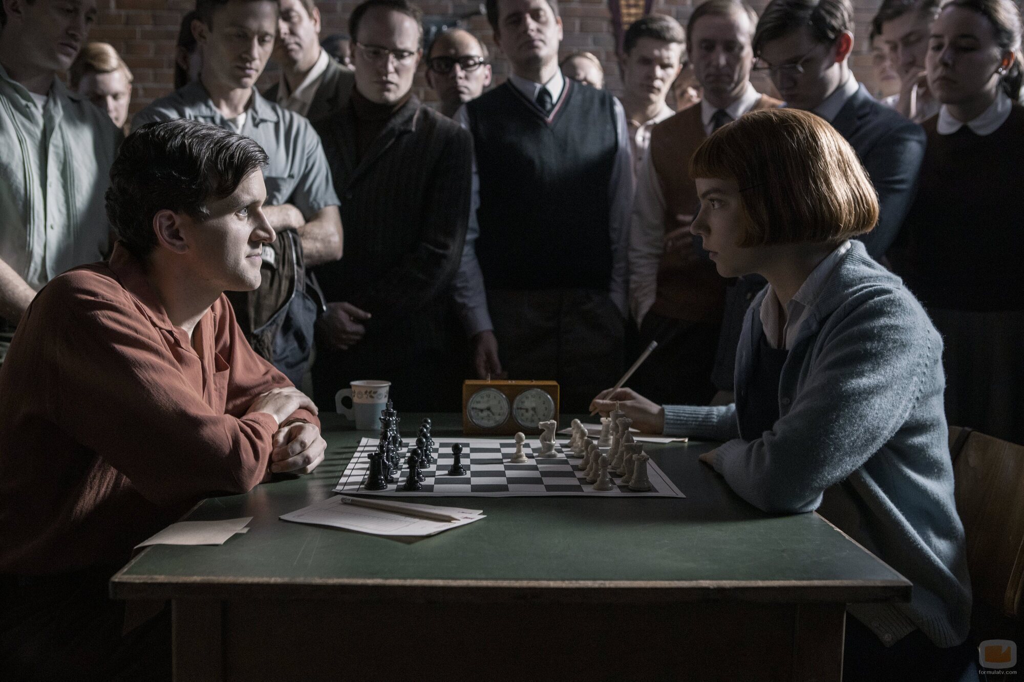 Anya Taylor-Joy y Harry Melling en 1x02 titulado 'Intercambios' de 'Gambito de dama'