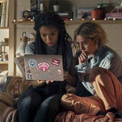 Jaz Sinclair y Lizze Broadway en 'Godolkin' de 'Gen V'