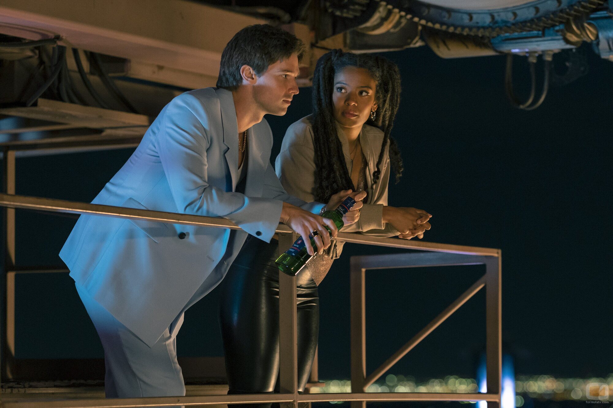 Jaz Sinclair y Patrick Schwarzenegger en 1x01 titulado 'Godolkin' de 'Gen V'