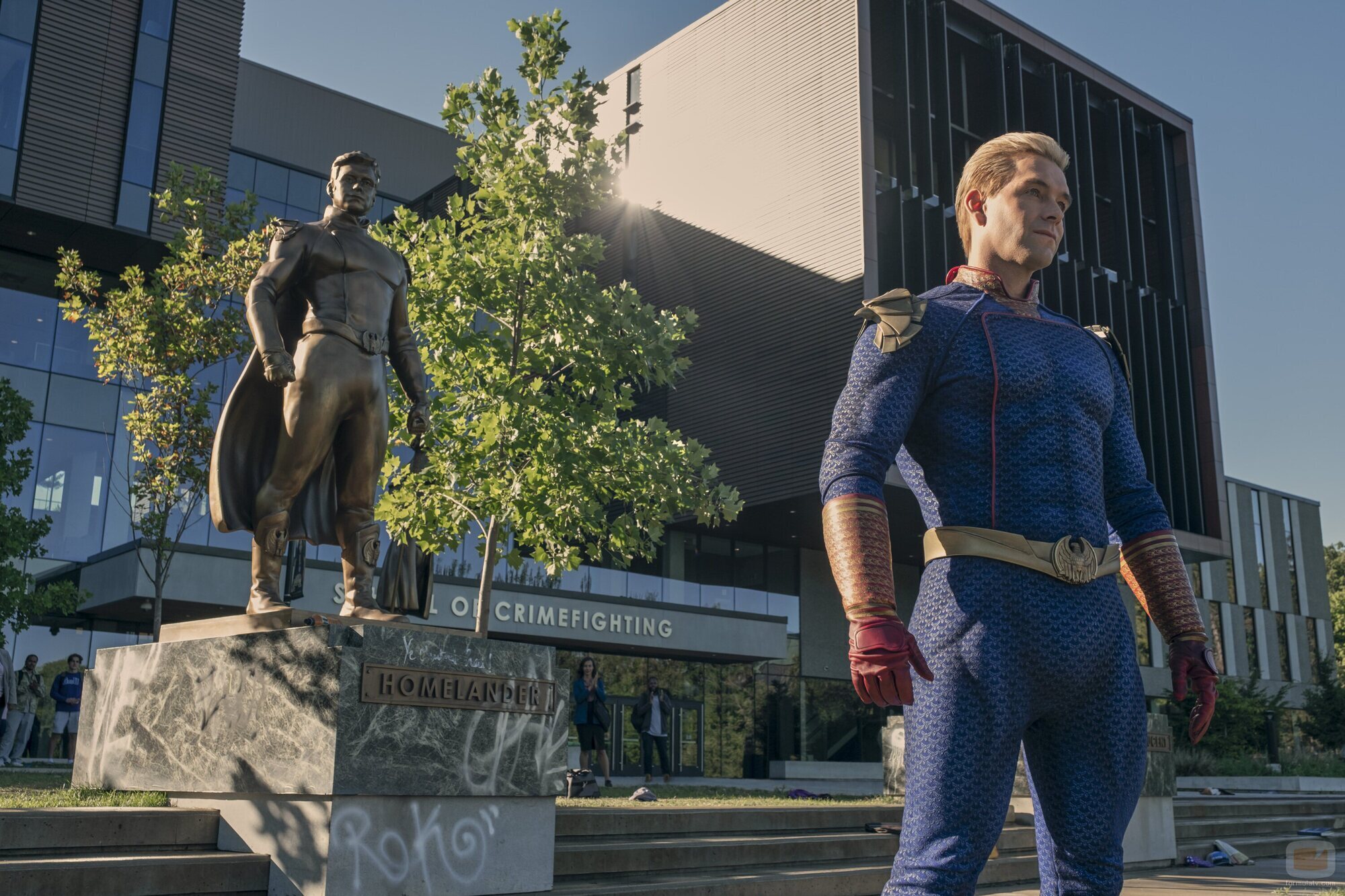 Antony Starr en el 'Guardianes de Godolkin' de 'Generación V'