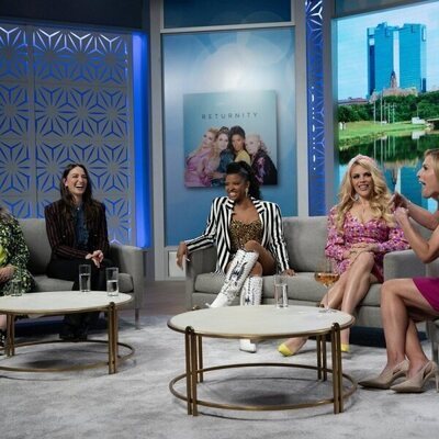 3x01 de 'Girls 5 eva'