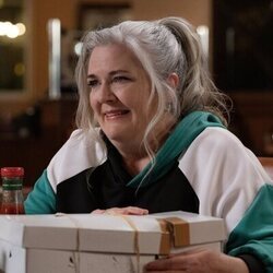 Paula Pell en 'Bomont' de 'Girls5eva'