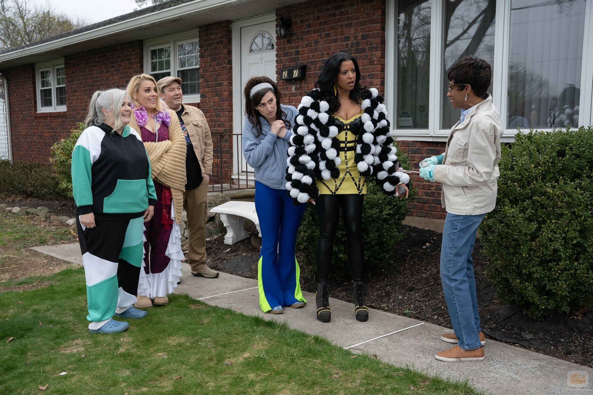 Imagen de 3x03 de 'Girls 5 eva'
