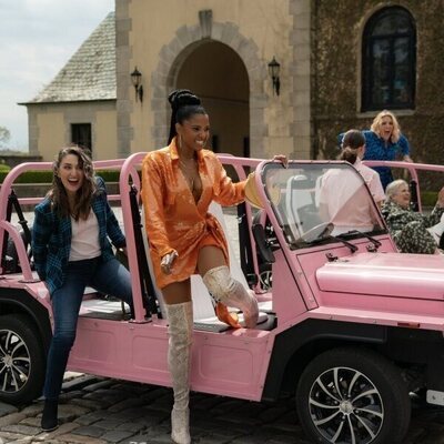 Escena de 3x04 'Orlando' de 'Girls5eva'