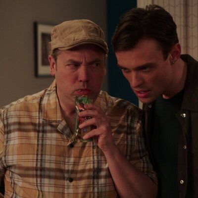 Thomas Doherty en la temporada 3 y el capítulo 05 de 'Girls5eva'