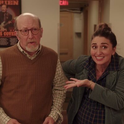 Sara Bareilles en la temporada 3 y el capítulo 06 de 'Girls5eva'