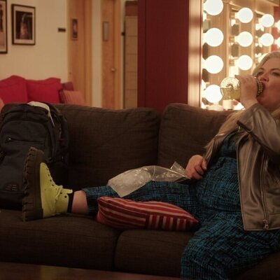 Paula Pell en el 'New York' de 'Girls 5 eva'