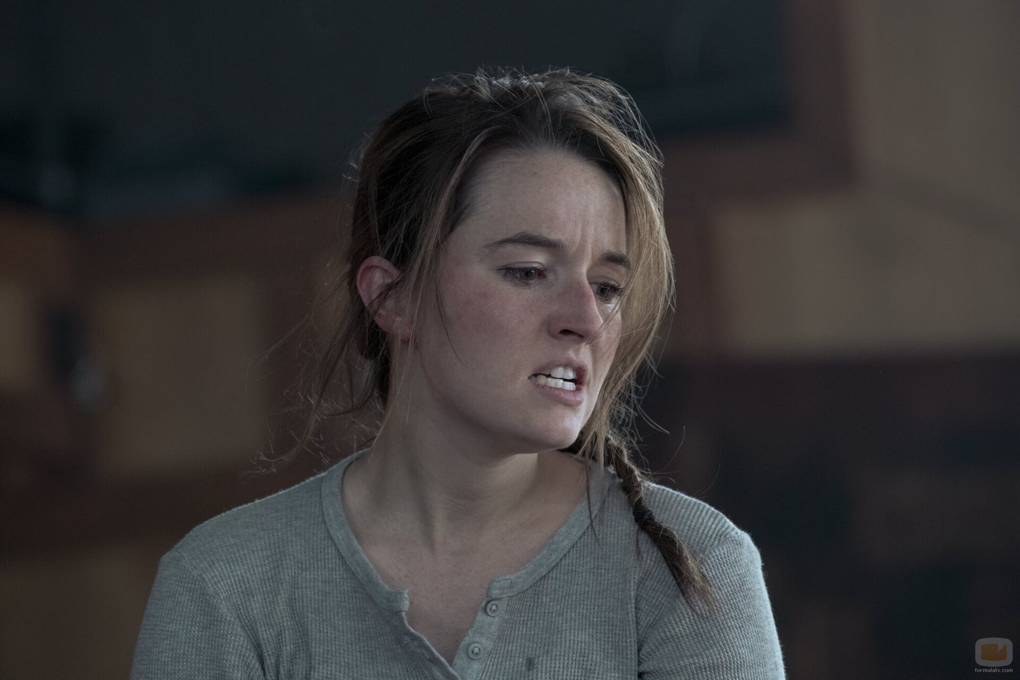 Escena de Kaitlyn Dever en la temporada 2 y el capítulo 02 de 'The Last of Us'