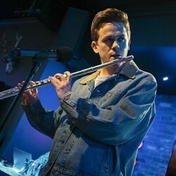 John Owen Lowe en Capítulo 1 titulado 'Inestable' de 'Inestable'