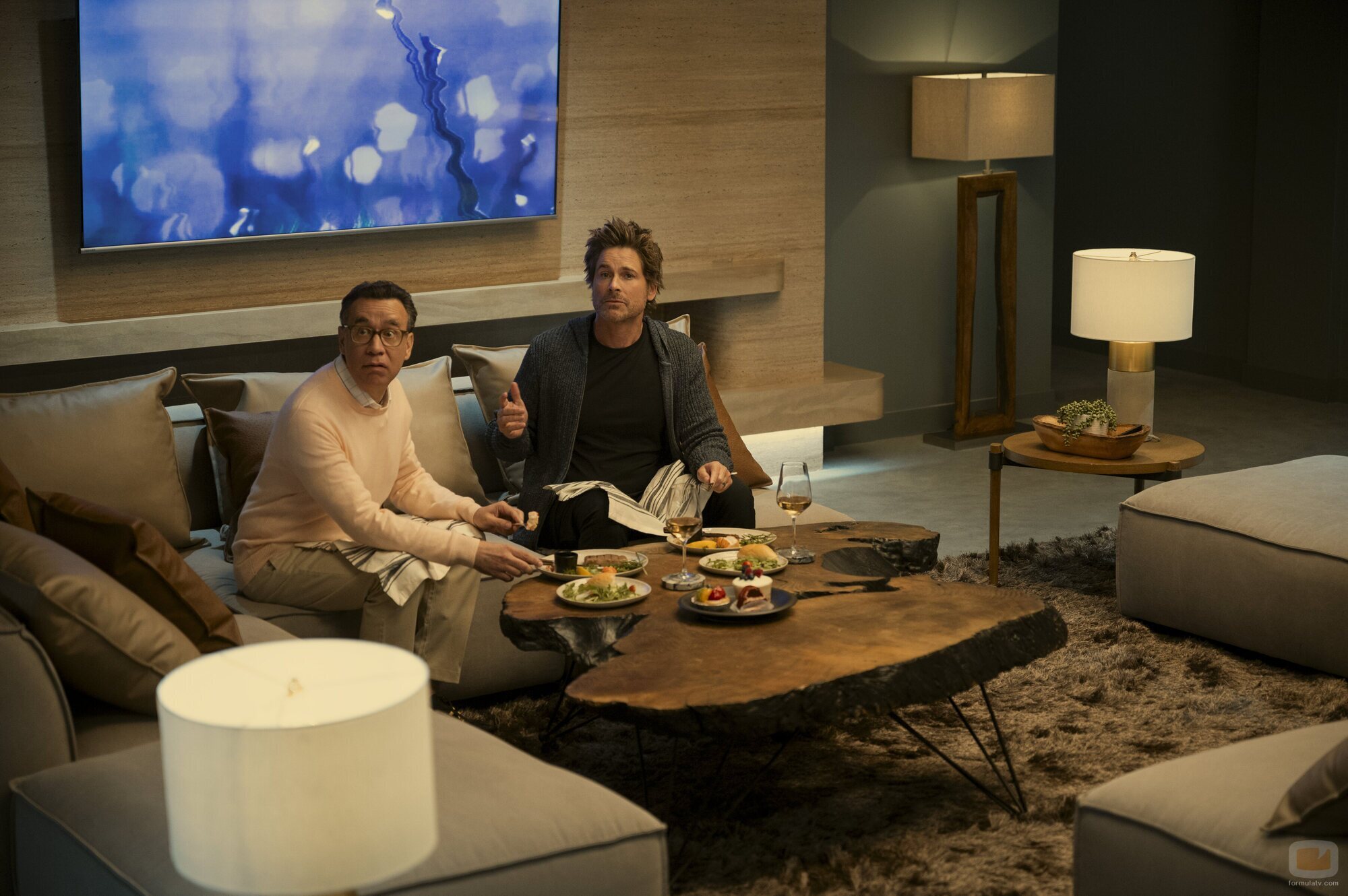 Rob Lowe y Fred Armisen en 1x02 titulado 'Comprometido, centrado e increíblemente cuerdo' de 'Inestable'