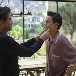 Rob Lowe y John Owen Lowe en 1x03 'El mago desgOZnado' de 'Inestable'