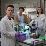 1x04 titulado 'Colonos y orgías' de 'Inestable'