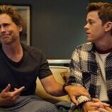 Rob Lowe y John Owen Lowe en el 1x04 de 'Unstable'