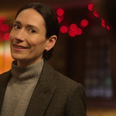 Sian Clifford en el 1x05 de 'Unstable'