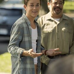 Frank Gallegos y John Owen Lowe en el 1x07 de 'Unstable'