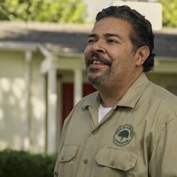 Frank Gallegos en la temporada 1 y el capítulo 07 de 'Inestable'