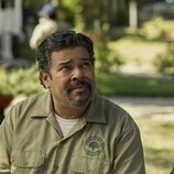 Escena de Frank Gallegos en la temporada 1 y el capítulo 07 de 'Inestable'