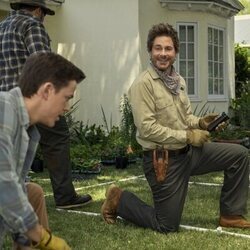 Rob Lowe y John Owen Lowe en la temporada 1 y el capítulo 07 de 'Inestable'