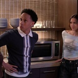 Sian Clifford y Aaron Branch en 'Liberado' de 'Unstable'