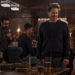 Rob Lowe en la temporada 2 y el capítulo 01 de 'Inestable'