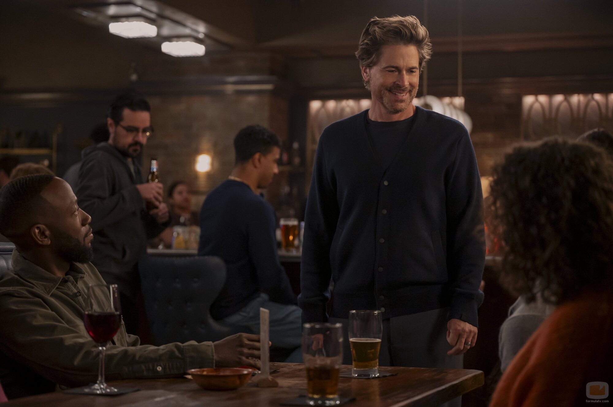 Rob Lowe en la temporada 2 y el capítulo 01 de 'Inestable'