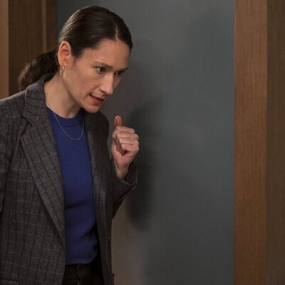 Still de Sian Clifford en 2x02 titulado 'La victoria será mía' de 'Inestable'