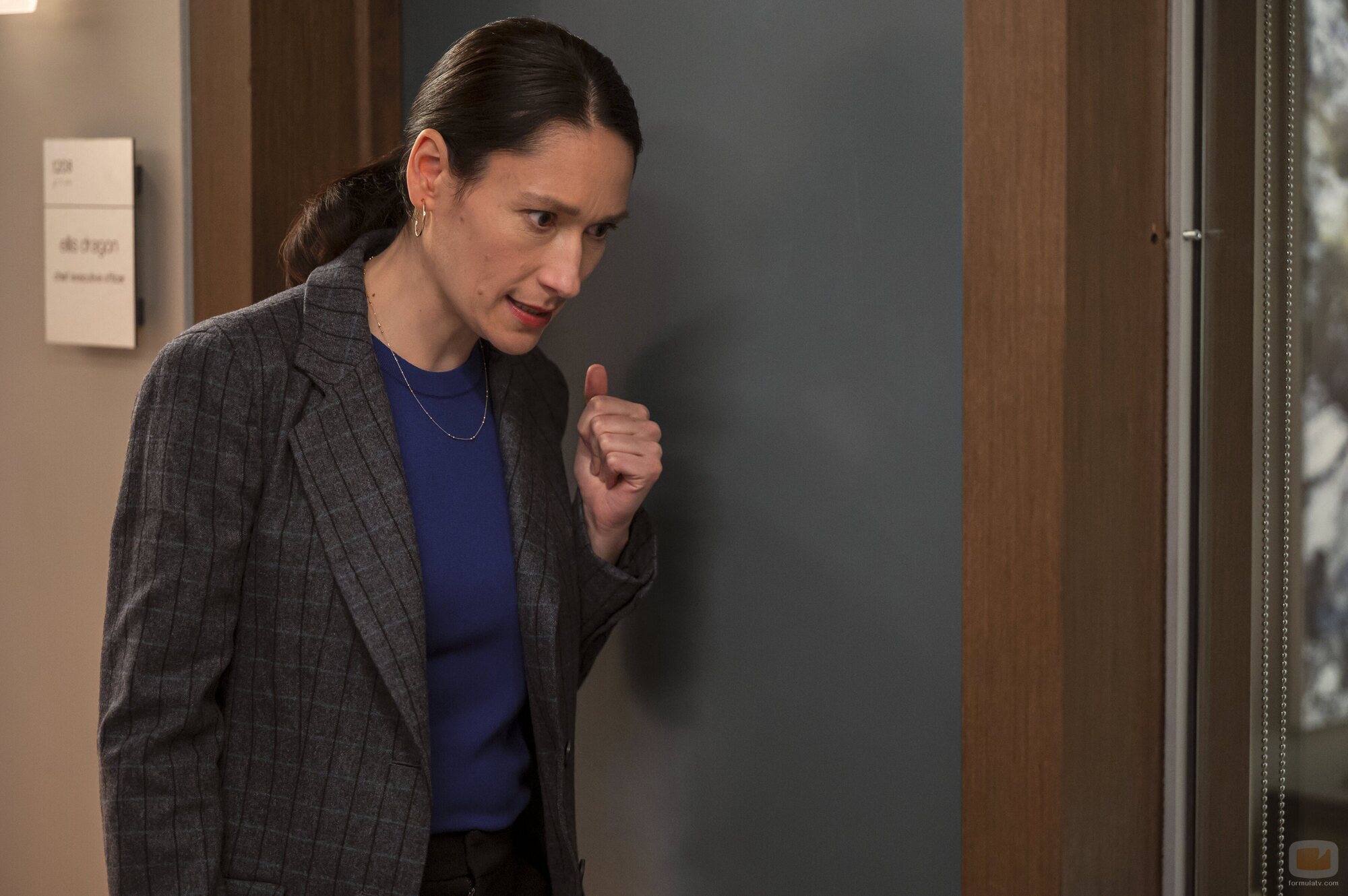 Still de Sian Clifford en 2x02 titulado 'La victoria será mía' de 'Inestable'